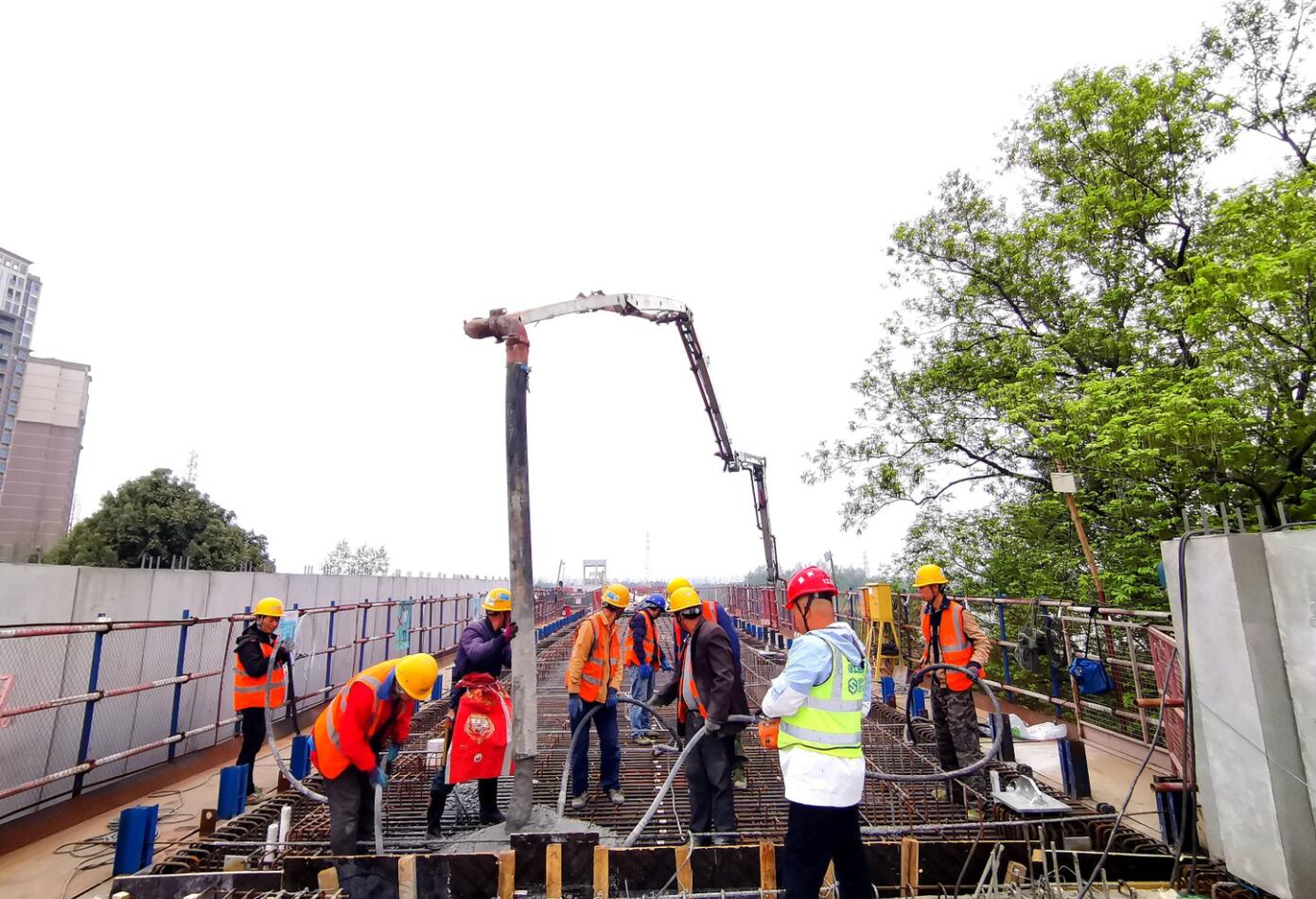 图片2.jpg 图片2.jpg